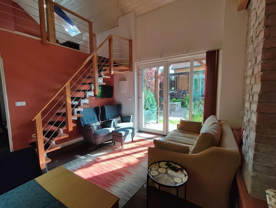 Semesterbostad Bright Cosy House With Parking *